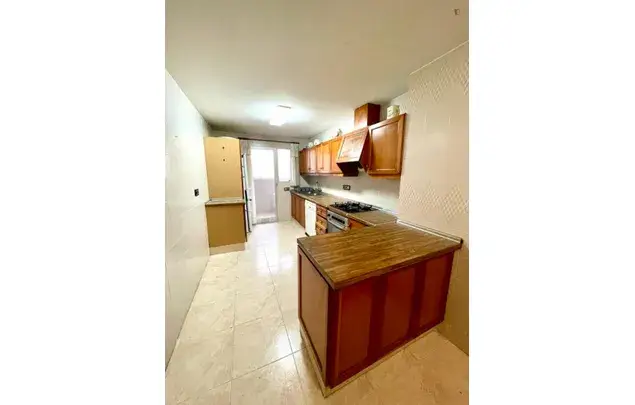 Rent 5 bedroom apartment in Castelló de la Plana