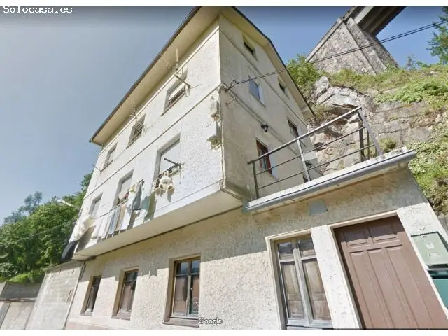 Chalet en Venta en Asturias: Casa con 2 Plantas y Desván