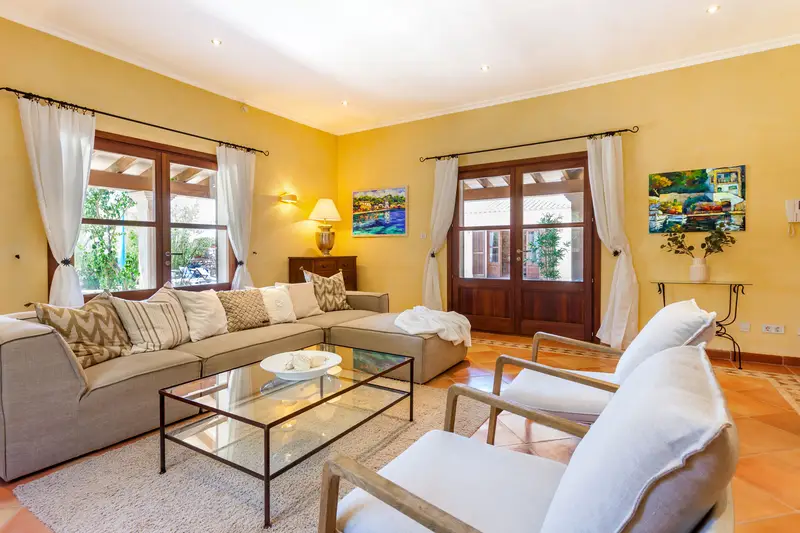 Casa Rural con Piscina y Jacuzzi en Mallorca para Grupos Grandes