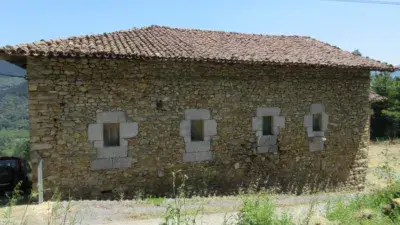 Caserios para rehabilitar con terreno en entorno natural