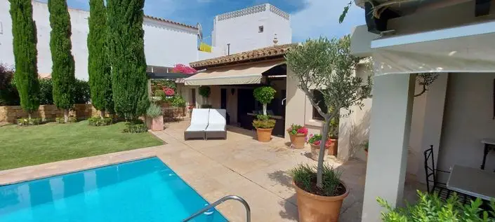 Villa 3 Dormitorios en Castillo de la Duquesa