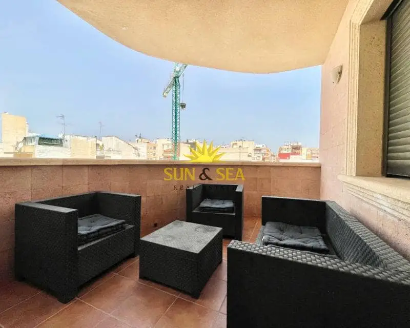 Apartamento en Alquiler Torrevieja 4 Dormitorios Cerca de la Playa