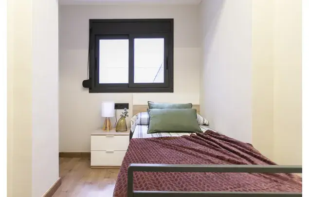 Duplex con Piscina Privada en Barcelona Cerca de Plaza España