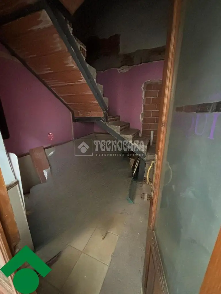 Casa Adosada en Montoro con Gran Potencial de Reforma