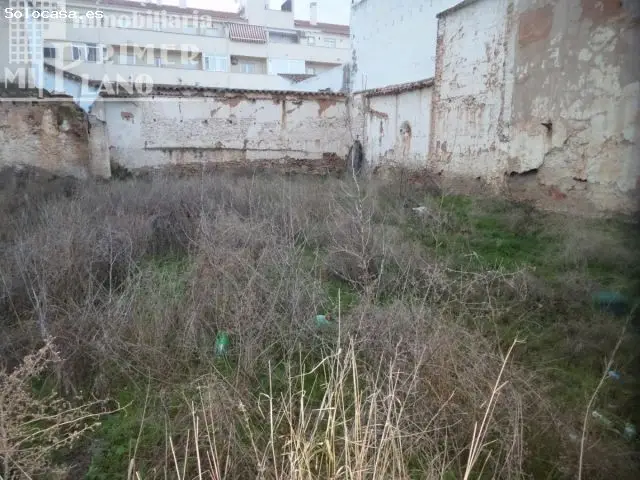 Solar en Venta Calle Francisco Garcia Pavon 440m2