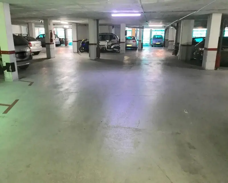 Garaje en Venta en Badalona Santa Coloma 17m²