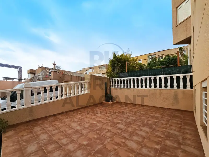 Bungalow con Terraza y Vistas al Mar en Gran Alacant