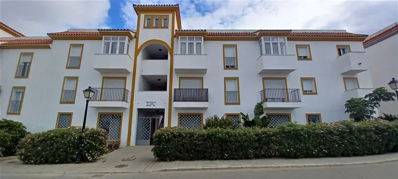 Venta piso Tarifa Bico 3 dormitorios garaje patio ideal parejas familias