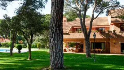 Chalet de Lujo en Monte Alina 818m2 5 Dormitorios Piscina Jardin