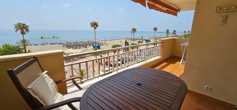 Apartamento en Los Boliches 3 Dormitorios Frente al Mar