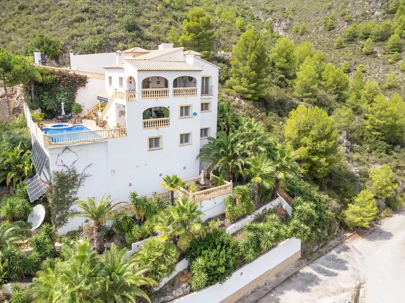 5 bed Villa in Pego