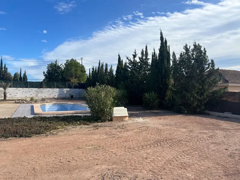Finca con Piscina Privada en Crevillente Alicante
