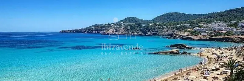 Villa de Lujo en Cala Tarida Ibiza 5 Habitaciones Piscina Vistas al Mar