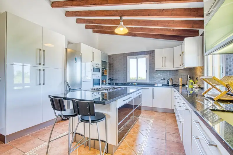 Finca Rústica en Mallorca con Piscina y Jardín