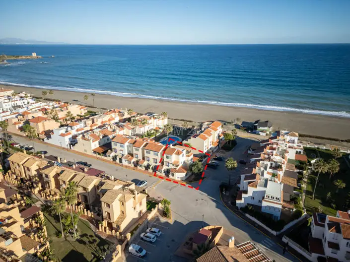 Casa adosada 4 dormitorios Marina de Casares vistas al mar