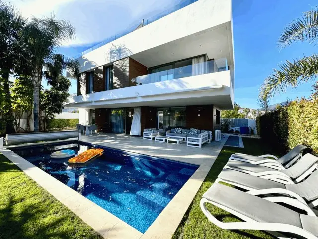 Villa de Lujo 6 Dormitorios Estepona