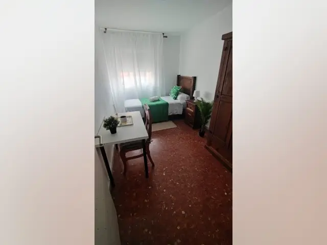 Alquiler Habitacion Almería Centro 5 Dormitorios 2 Baños