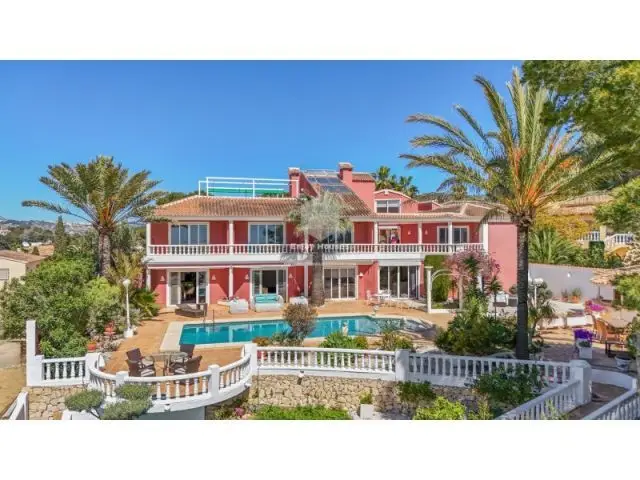 Villa de Lujo en El Portet Moraira con Vistas Panoramicas