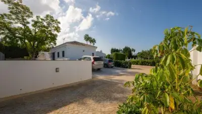 Chalet en Venta Alhaurin el Grande Moderna Villa con Piscina