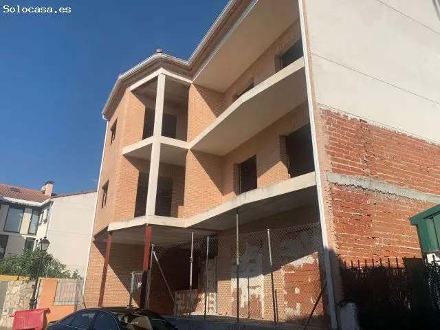 Edificio en Venta El Tiemblo Avila 11 Viviendas 11 Garajes