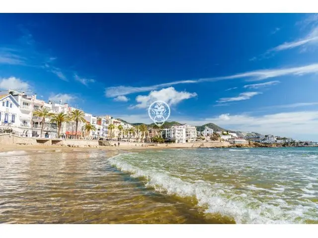 Piso con Terraza y Vistas en Aiguadolç Sitges