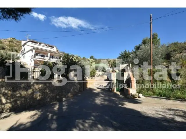 Chalet con Piscina y Gran Parcela en Pedralba