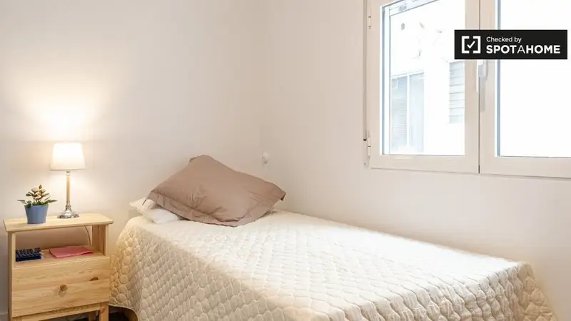 Apartamento 3 dormitorios 1 ba																																
																																
																																
																																
																																
																																
																																
																																
																																
																																 Valencia