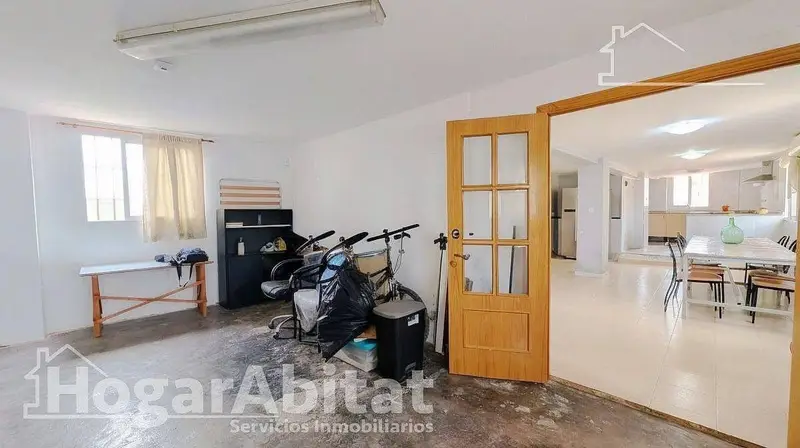 Casa en venta en Torrent amplia y luminosa con garaje y dos terrazas
