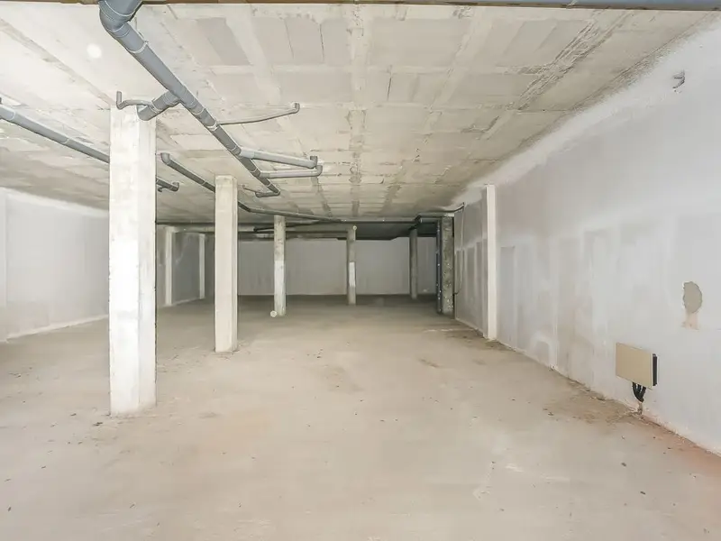 Garaje 330m2 Bisbal Emporda