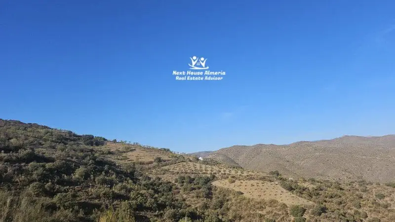 Casa Rural con Sistema Fotovoltaico y Pozo en Cóbdar