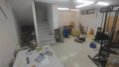 Casa Adosada en Motril Centro: Amplia y Luminosa