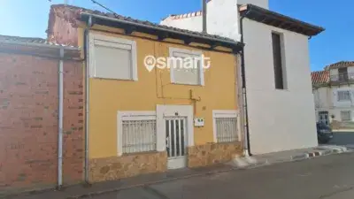 Casa adosada en venta en Soto de La Vega