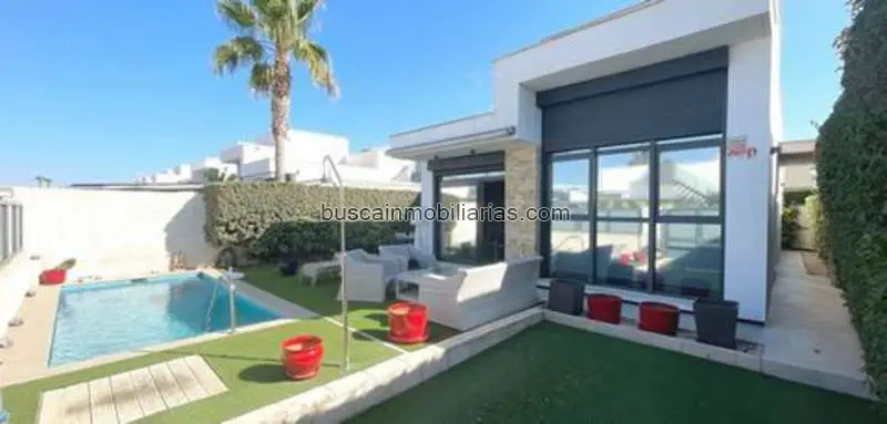 Villa Moderna en Venta Quesada