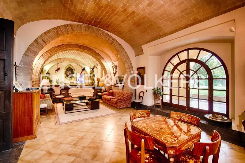 Finca Histórica en Venta Borrassà Alt Empordà
