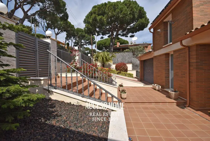 Chalet con Vistas al Mar en Premi	 de Dalt