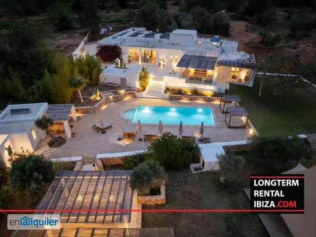 Finca de Lujo con Piscina y 7 Dormitorios en Santa Gertrudis