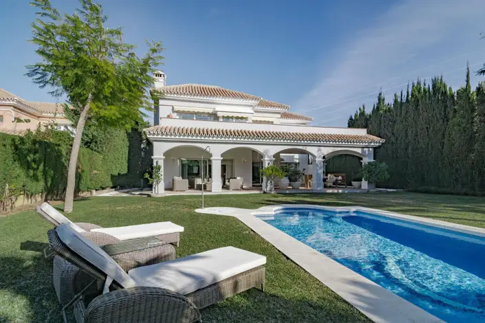 Villa de Lujo 4 Dormitorios en Venta Las Brisas Nueva Andalucía