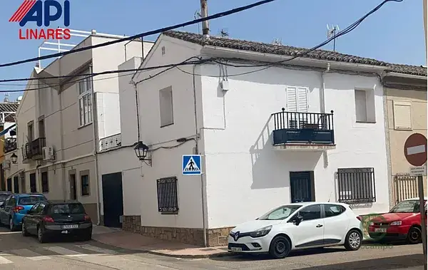 Casa Reformada en Jaen con 2 Dormitorios y Cochera