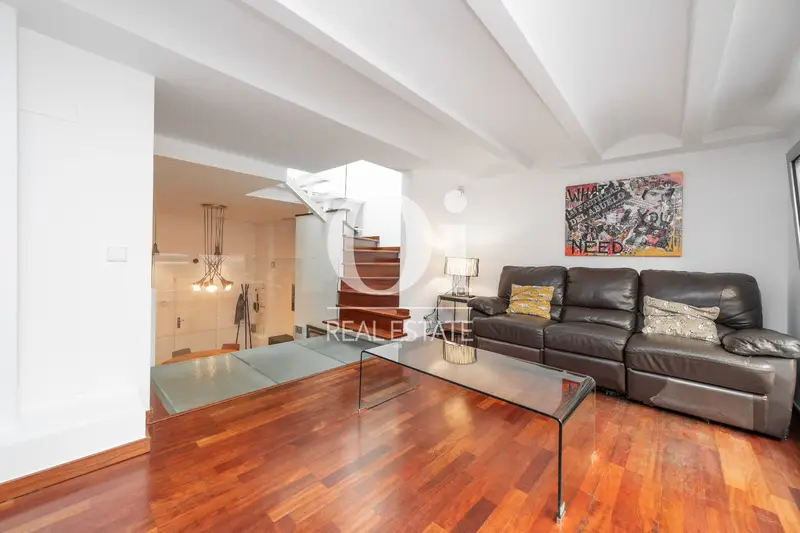 Casa en Venta Eixample Barcelona Patio Terraza Reformada