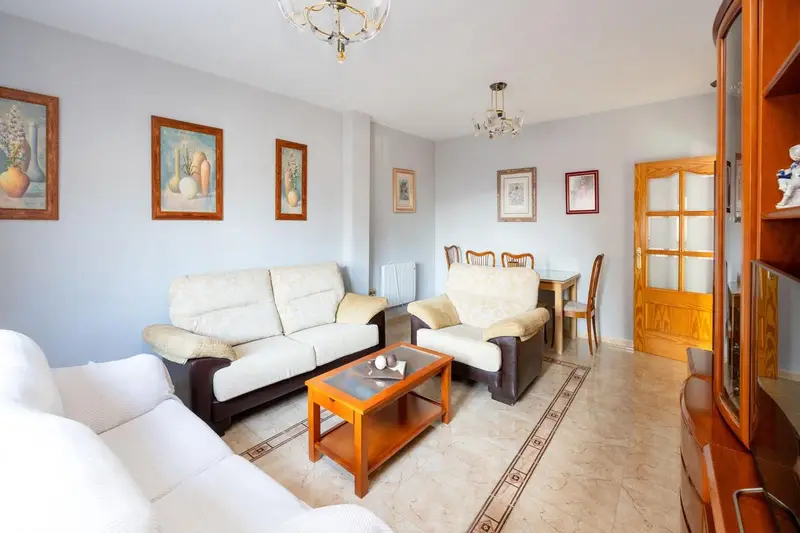 Chalet en Venta Vegas del Genil 4 Dormitorios 2 Baños Gran Oportunidad