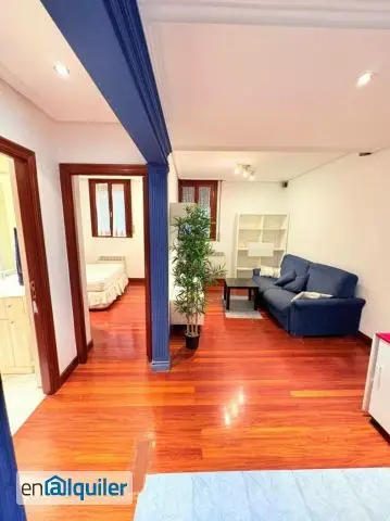 Apartamento en Alquiler Bilbao Centro Alhóndiga Amueblado
