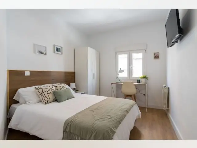 Habitacion Alquiler Madrid: Amueblada con Baño Privado