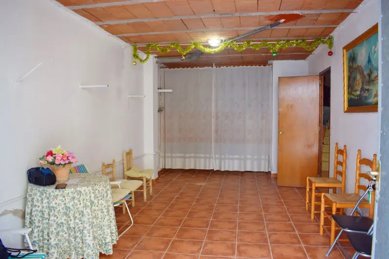 Casa en Venta Cervera del Maestre con Almacén y Terraza