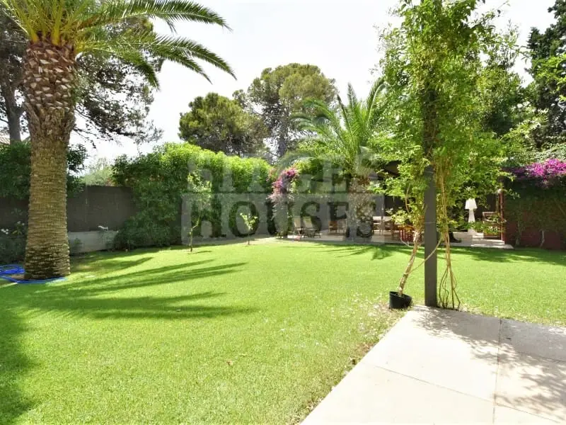 Chalet en Alquiler Sitges Terramar 7 Habitaciones Jardin 600m2