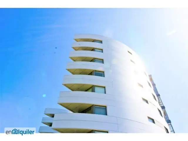 Alquiler piso 4 dormitorios 3 baños garaje trastero