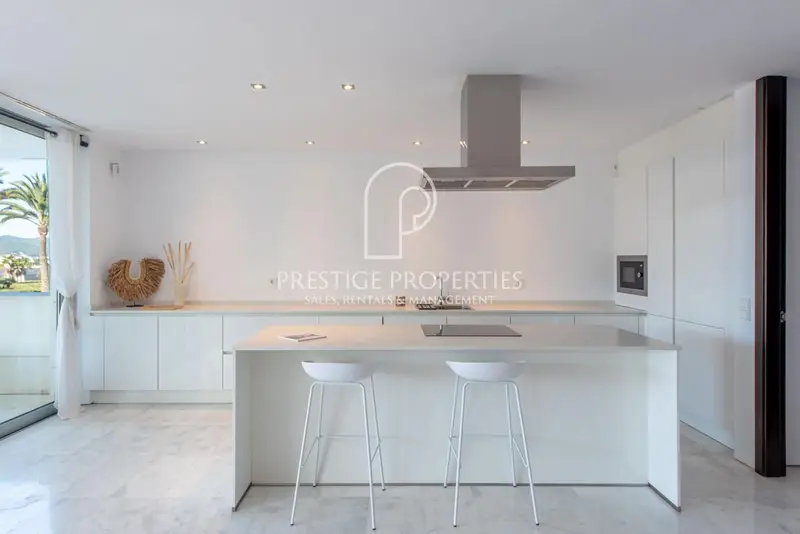 Apartamento de Lujo en Venta en Ibiza Cerca de Talamanca