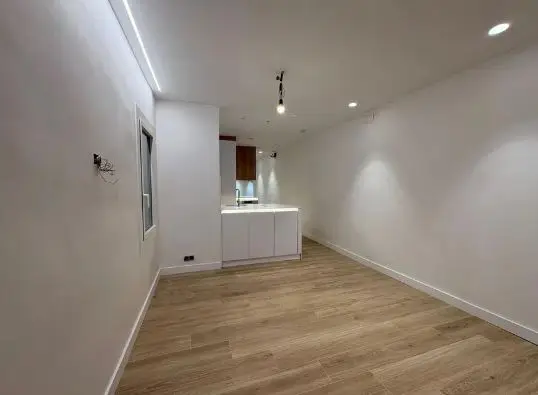 Piso Reformado Eixample Sagrada Familia 75m2