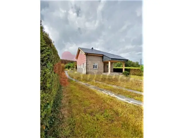 Chalet 214m2 con Garaje y Parcela de 1300m2