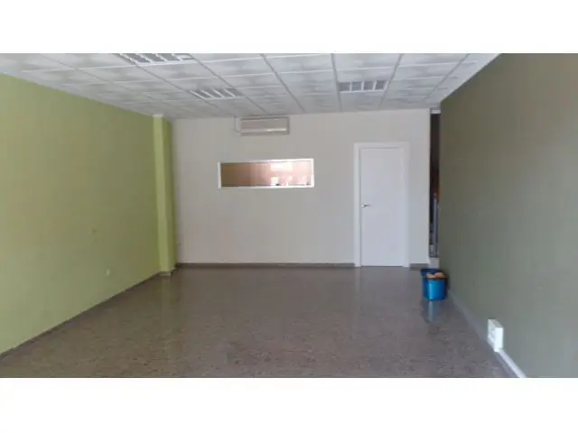 Local Centrico 90m2 con Altillo 50m2 Ideal para Negocios