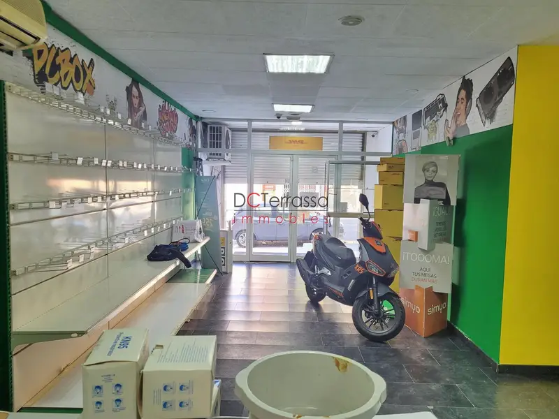Venta Local comercial de 4 habitaciones en Escoles, Terrassa - Ref: 219-189-01077CC-VE